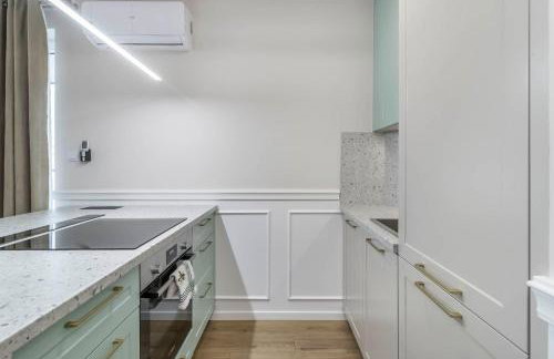 Nowoczesny apartament z balkonem i widokiem na miasto - Foto 7