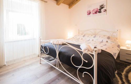 Villa Milena, a Rustic Summer Haven with Pool, Pets Welcome! - Foto 22