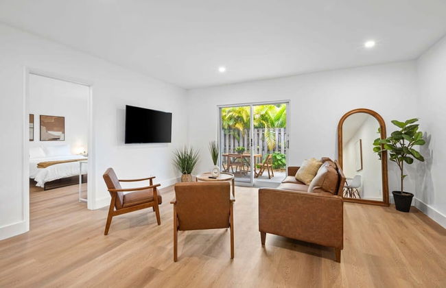 Spacious 2 BR Sailboat Bend - Photo 3