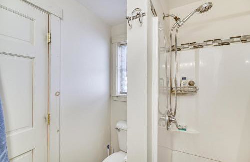 Lakeside Living in Wilton! Family Home with Views - Foto 16