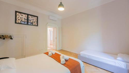Velvet & Marble - Stylish Luxury City Center Apartment - Photo 3