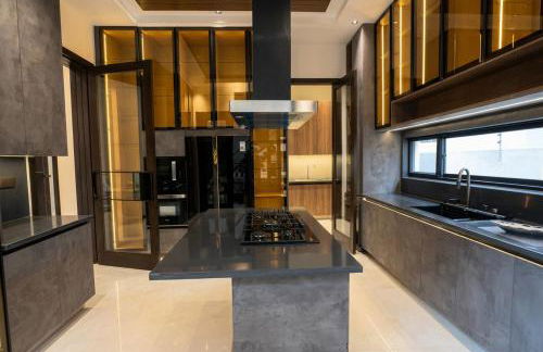 Central Soho 3BD Premium Suites1 - Photo 8