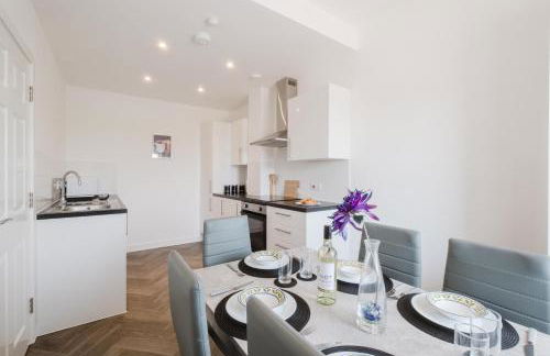 Pristine and Modern Home away from Home - Photo 5