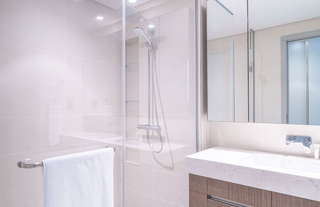 YOUR STAY Apartments Luxury Beachfront Living - Photo 38