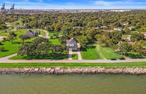 Stunning bayfront home with spacious deck and incredible Galveston Bay views - Foto 60