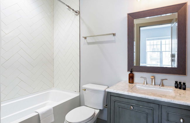 Waverly by Avantstay Nashville-inspired Townhome w/ Luxury Kitchen, Pool Table - Foto 12