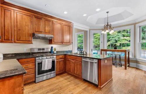 Lush Palace Has Power and Water, MTR Options - Foto 31