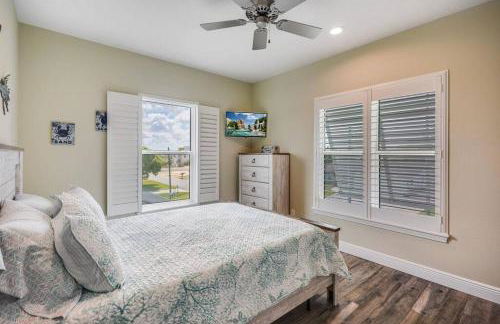 Spacious Home With Heated Pool! Sleeps 15! Billiard table! - Foto 3