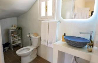 Maria's Private Residence - Photo 8