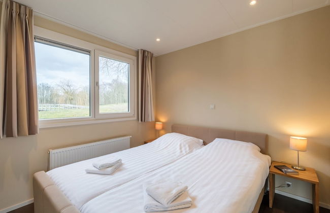 Well Furnished Mobile Home with Dishwasher near Water - Photo 2