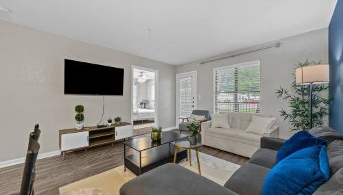 Modern 2BR near Downtown Pool, Gym, Free Parking - Foto 2