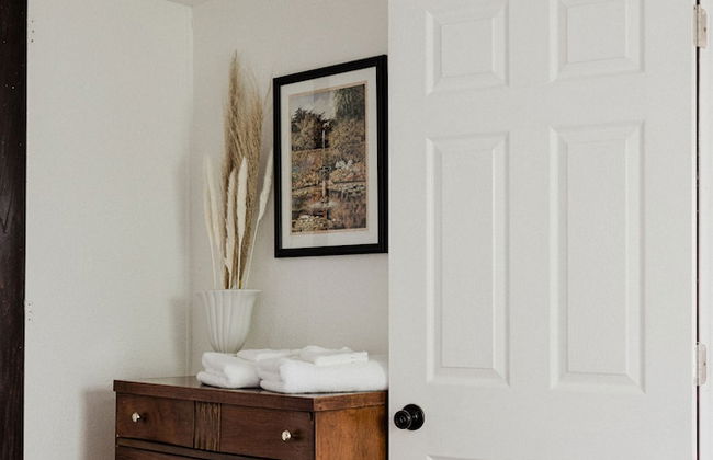 Cozy Local Apartment - Photo 16