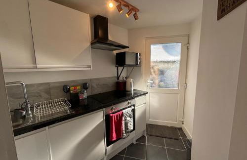 Modern & Cozy Gem - 10min to City Center - Parking - Foto 11