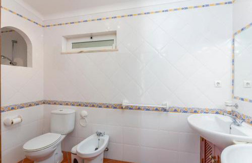 Beach villa Casa de Amanhã 450 mts to the beach with beautiful garden and heated saltwater pool - Foto 30