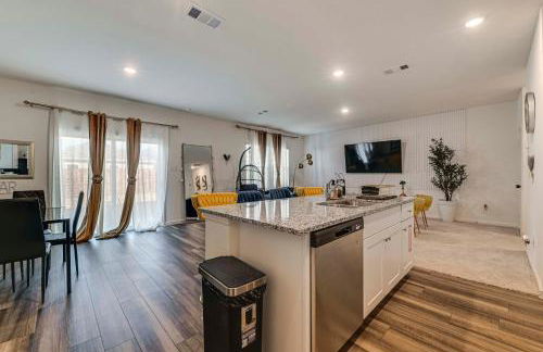 Group Haven in Princeton! WFH Ready and Ample Space - Photo 10