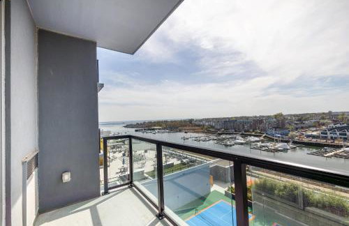 Gorgeous Apt w Harbor Views & Gym - Foto 12