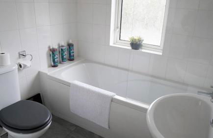 2 Bed Contractor Accommodation - 15min Drive to Heathrow & Windsor - Foto 12