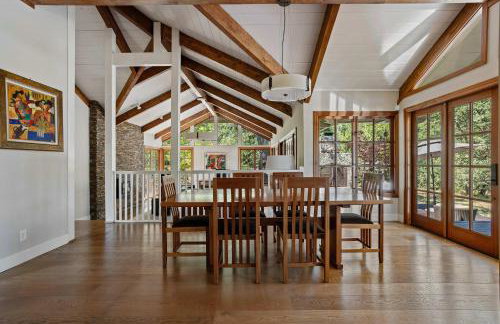 10 Acre Estate with Views Teahouse and Pickleball Court - Foto 4