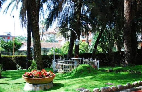 affascinante bilocale con piscina - Photo 5