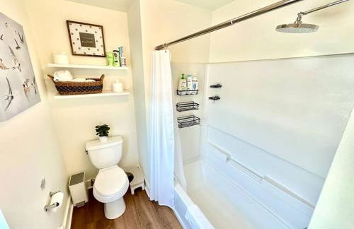 Cute and Cozy Comfy Birds Junior Cottage - 1 mile to Dwntn Ocean Springs, near Beach with Golf Cart - Foto 12