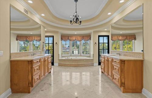 5800 sq ft Gorgeous Tarzana 7 bedroom 9 bathroom home with pool and hot tub - Foto 21