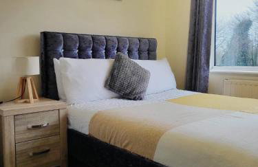 Stylish 3-bed home in Prestwich with free parking - Foto 21