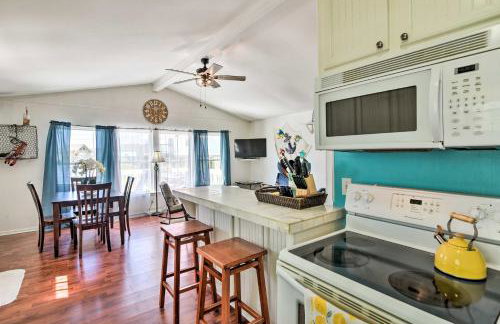 Lively Galveston Home with Deck and Beach Views! - Foto 11