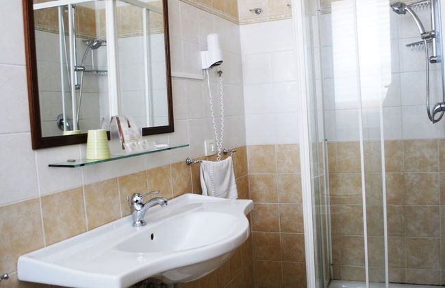 Greta Rooms Hotel - Photo 28