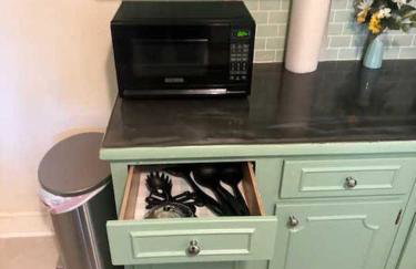 Breezy like Sunday Morning- Close to Everything! - Photo 2