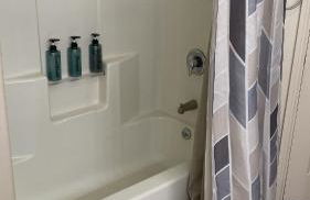 Charming 3-Bedroom Retreat in Prime Neighborhood - Foto 12