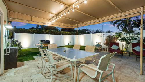 Walk to The Ave- Heated Pool, Spa, Golden Tee and Putting Green - mins to Beach- by Maven Vacation Rentals - Foto 5