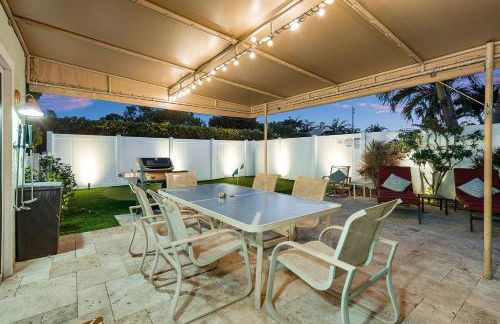 Walk to The Ave- Heated Pool, Spa, Golden Tee and Putting Green - mins to Beach- by Maven Vacation Rentals - Foto 5