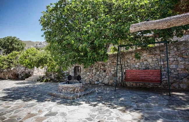 Petrinos Milos - Foto 36