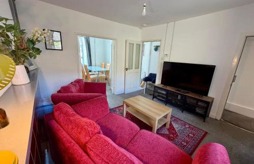 3 bed workers home Welsh Valleys - Foto 1