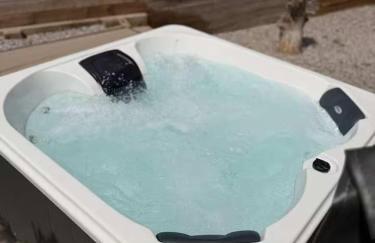 Modern 2 Bedroom Private Detached Cottage With HotTub - Foto 25
