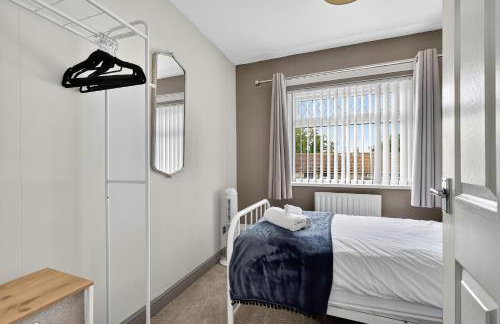 Hillsborough Home from Home, Garden and 2x Parking by StayByNumbers - Foto 35