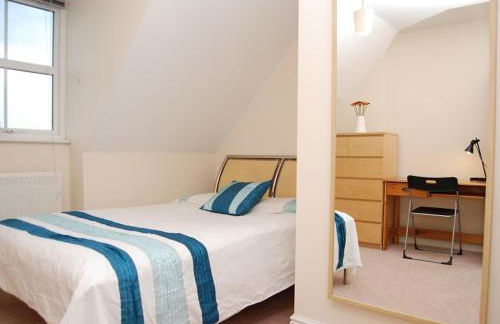 Fantastic 4 bed house with 3 bathrooms in pleasant location - Foto 11