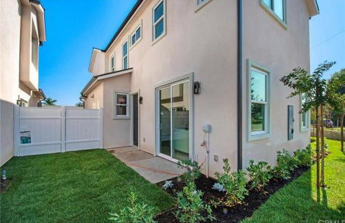 Situated in the heart of Costa Mesa near 17th Street - Foto 4