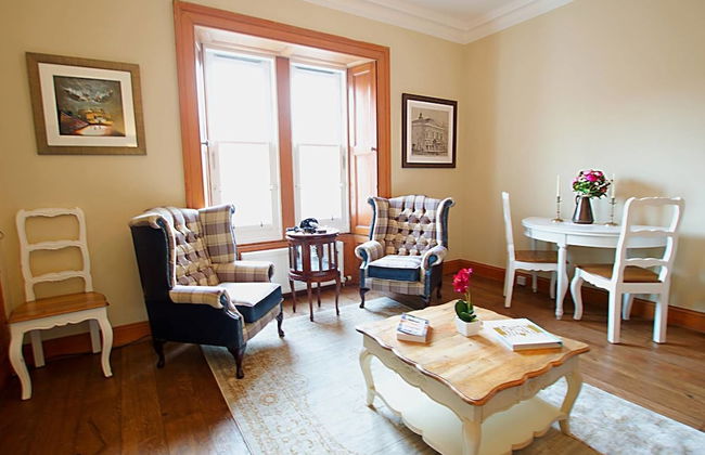 JOIVY Gorgeous Two Bedroom Apartment With Castle Views - Foto 10