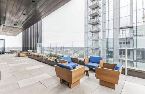 High Rise Luxury Condo With Lake & City Views - Foto 46