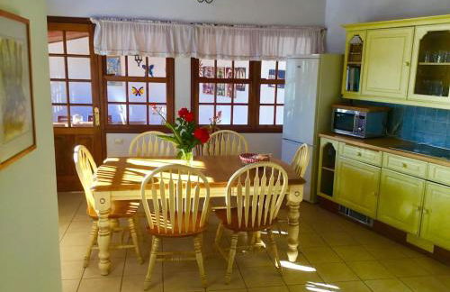 Spacious characterful villa with spectacular views in quiet rural setting. - Foto 11