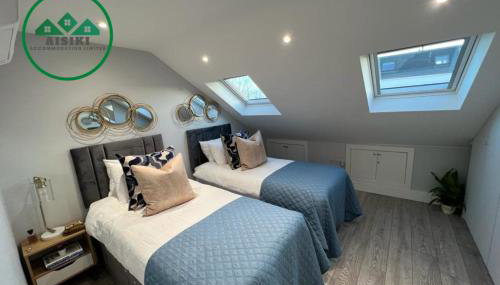 Aisiki Apartments at Stanhope Road, North Finchley, Airconditioned Multiple 2 or 3-Bedroom, Pet Friendly Duplex Flats, King or Twin Beds with Free Wi-Fi - Foto 5