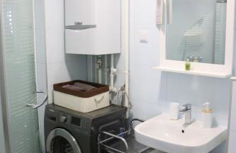 New elegant apartment with free parking and wifi - Foto 16