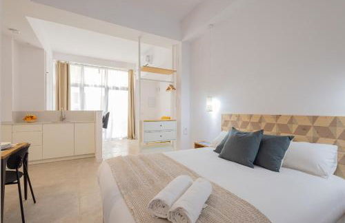 FLORIT FLATS - Quiet and Cozy Studios by the Joaquin Sorolla Station - Photo 1