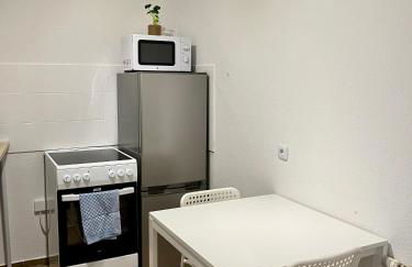 L5 Apartments - Ganze Wohnung, Küche, Bad, WLAN, Terrasse - Foto 8