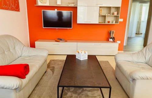 Boutique Apartment with Private Heated Pool - Photo 14