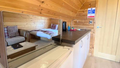 Pond View Pod 1 with Outdoor Hot Tub - Fife - Loch Leven - Lomond Hills - Foto 2