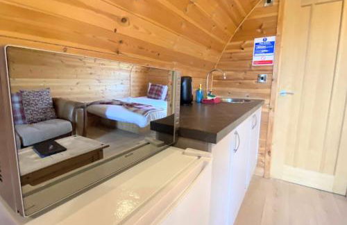 Pond View Pod 1 with Outdoor Hot Tub - Fife - Loch Leven - Lomond Hills - Photo 2