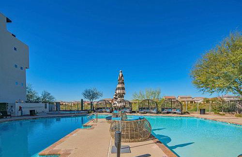 Near Mayo Clinic & Desert Ridge , Stay with Pool & Gym- S309 - Foto 10