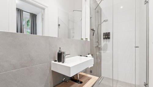 Modern Apartment in Berlin - Foto 2, towels, Shower
